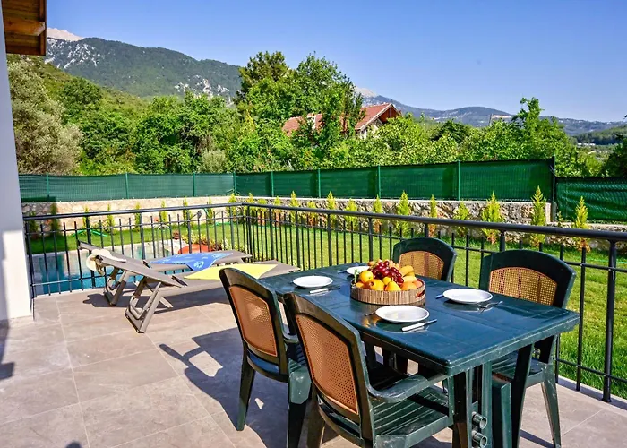 Yaka Esinti فيلة Yakaköy